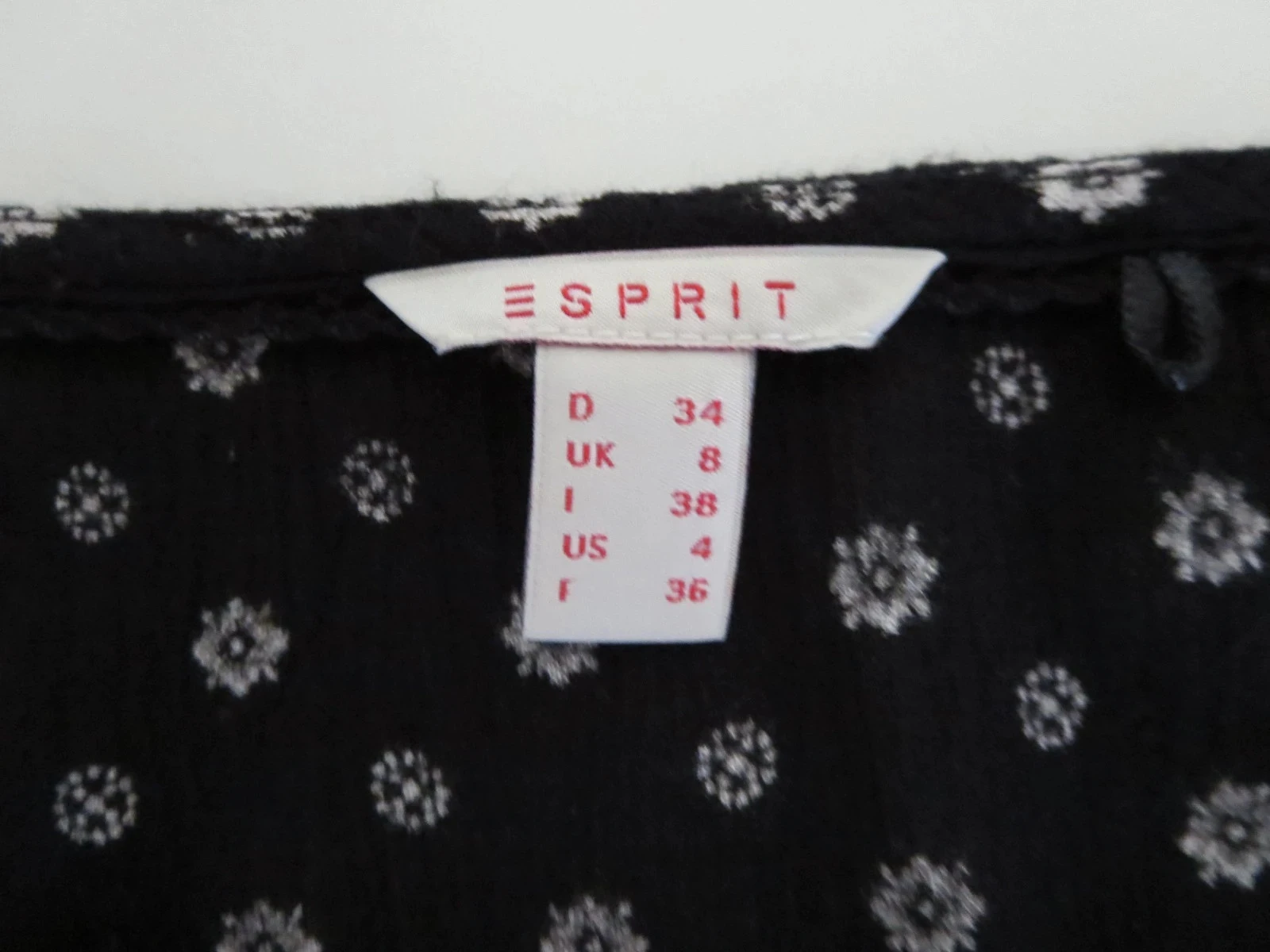 Magnifique robe fluide Esprit – Noire et blanche Taille 36 / S – Comme neuve – photo 2